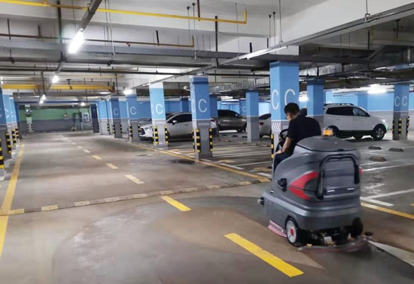 地下车库洗地车.jpg
